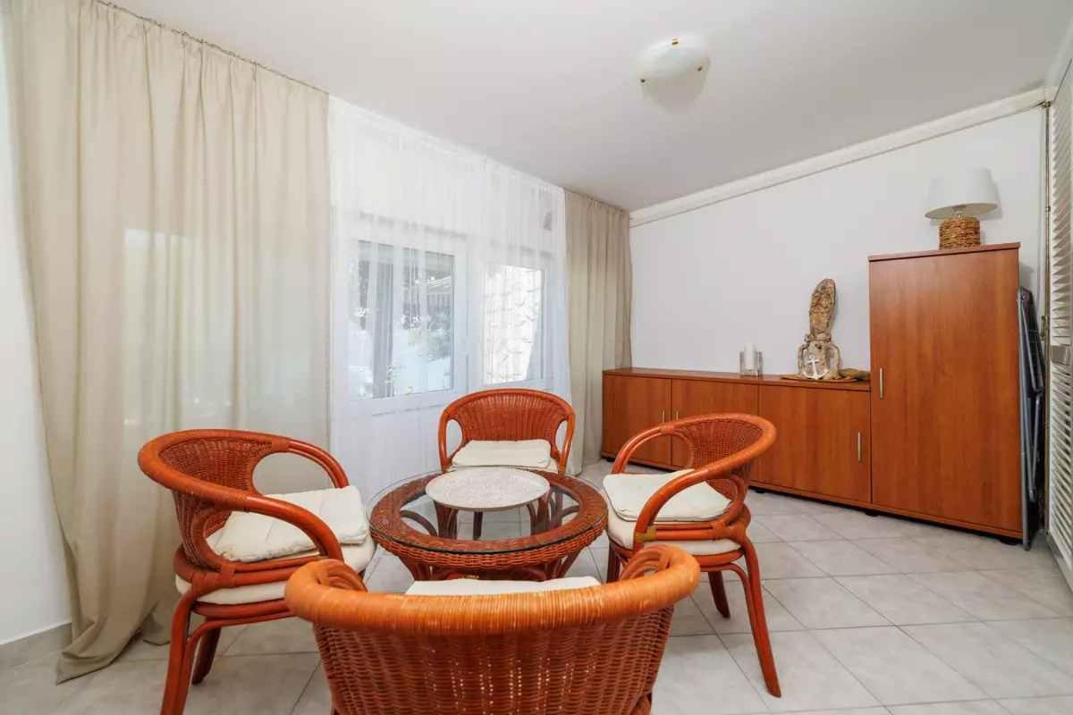 Apartment In 51788